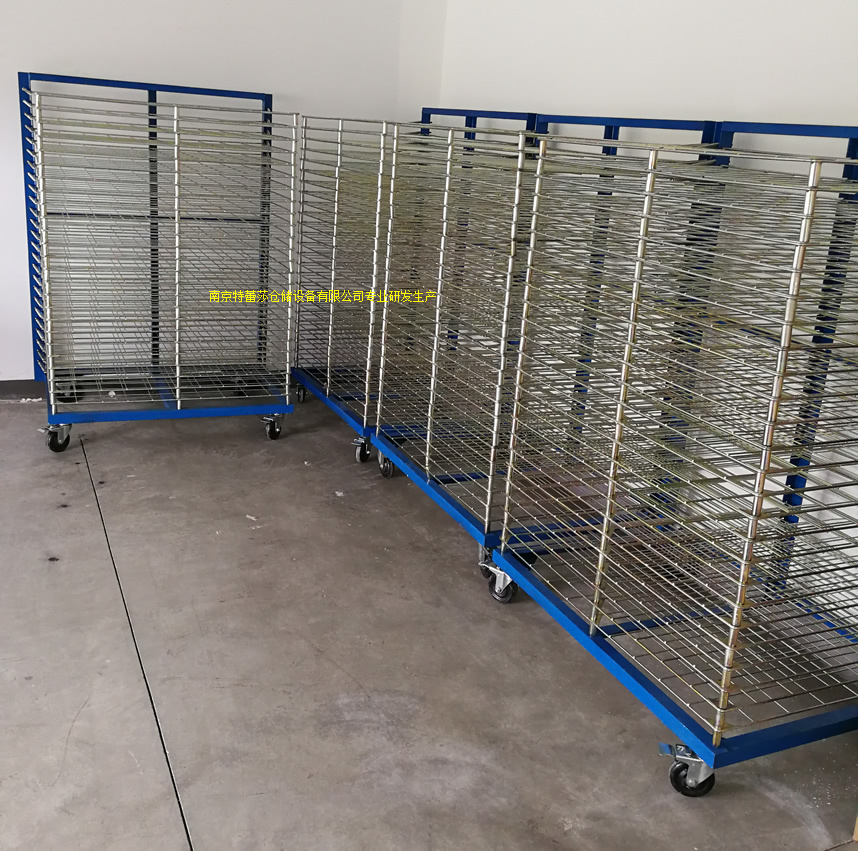 千層架也稱絲印千層架、千層車、乾燥架、晾曬架、晾紙架、網(wǎng)架、層架臺車及印刷車和干燥架，咨詢電話025-88802418